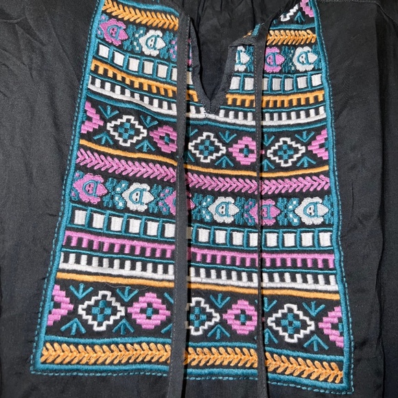 Aztec Blouse - Picture 2 of 4